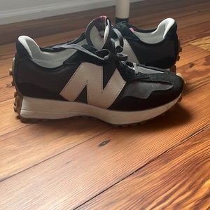 NEW BALANCE WOMENS 327 BLACK MOONBEAM (W) WS327KC sneakers running shoes